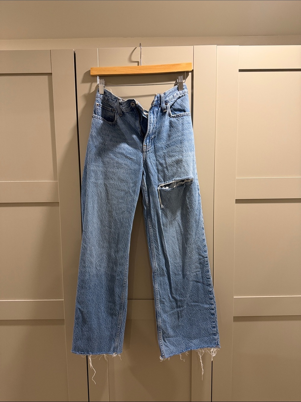 Abercrombie & Fitch Light Blue Wide-Leg Distressed Jeans
